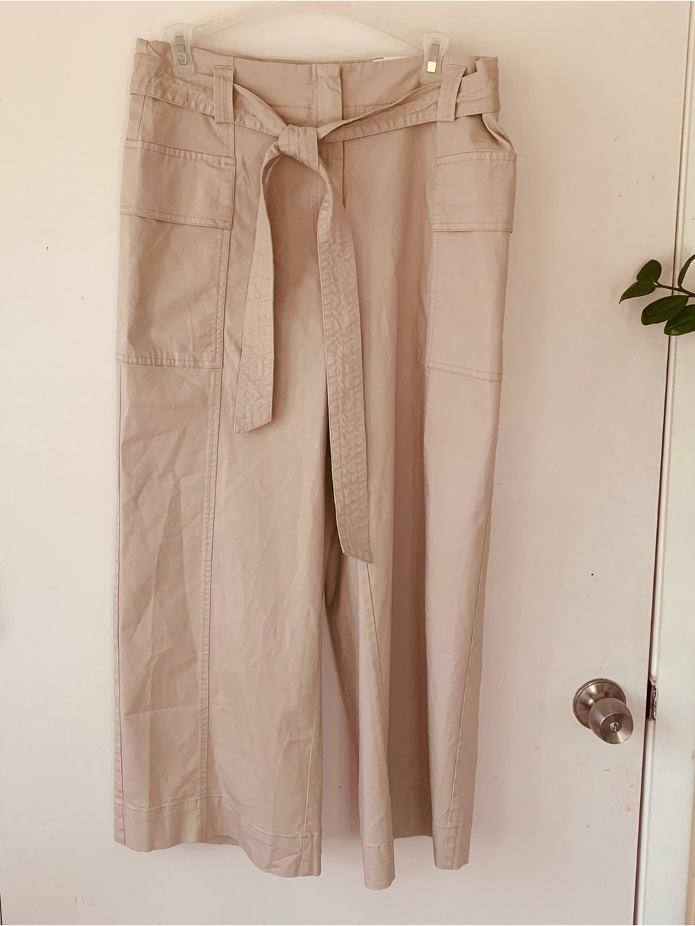 NWT Chico's cotton blend beige wide leg cropped pants size 1  US size 8